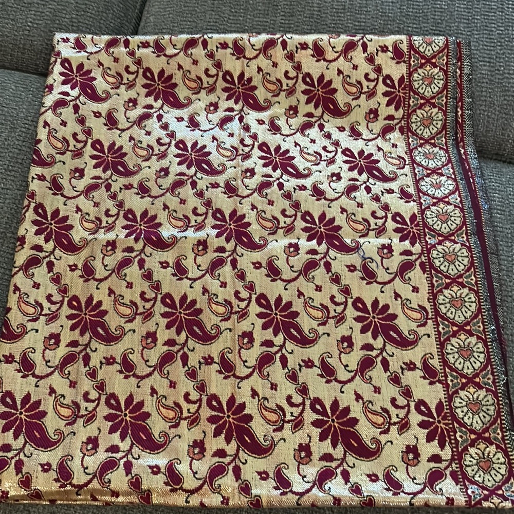 Shawl - Picture 2 of 4